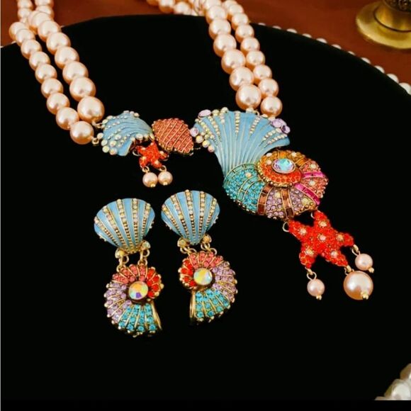 Shells and pearls necklace set - Picture 1 of 6